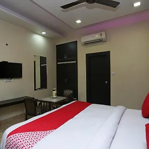 3* Hotel Oyo 27864 Samrat